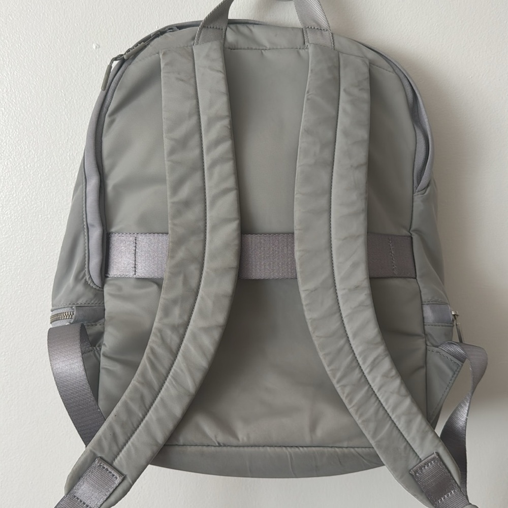 Lululemon City Adventurer Backpack in Rhino - Picture 5 of 8